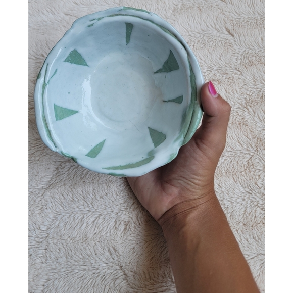 White and green ceramic bowl - Picture 12 of 15